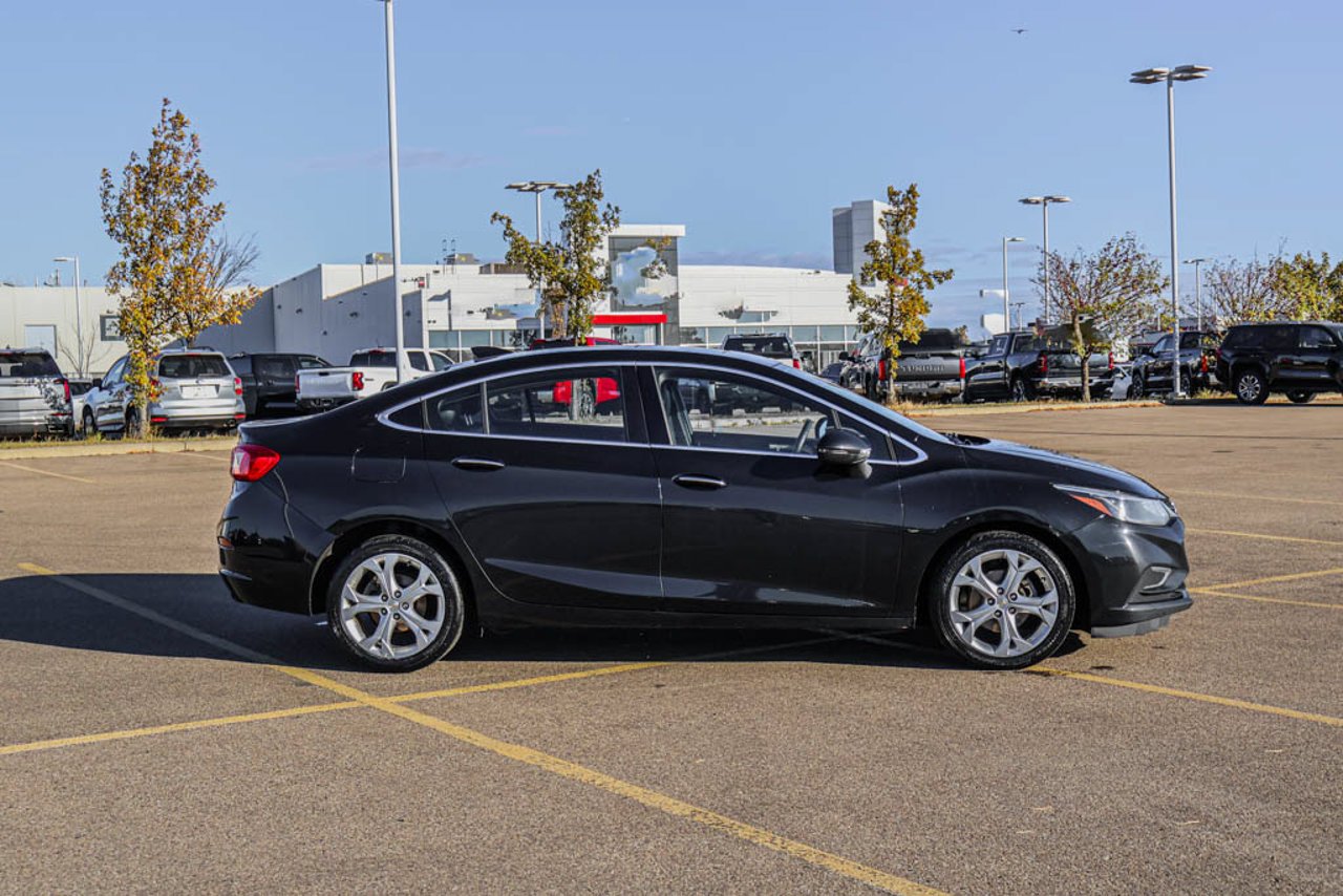 2017 Chevrolet Cruze 4dr Sdn 1.4L Premier w/1SF Black Sherwood Park - photo #9