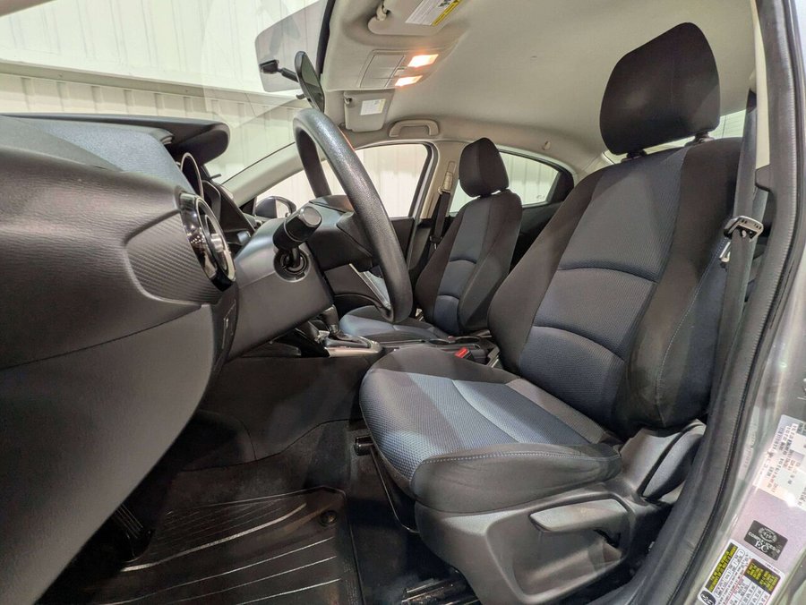 2016 Toyota Yaris 4dr Sdn Auto Premium Silver