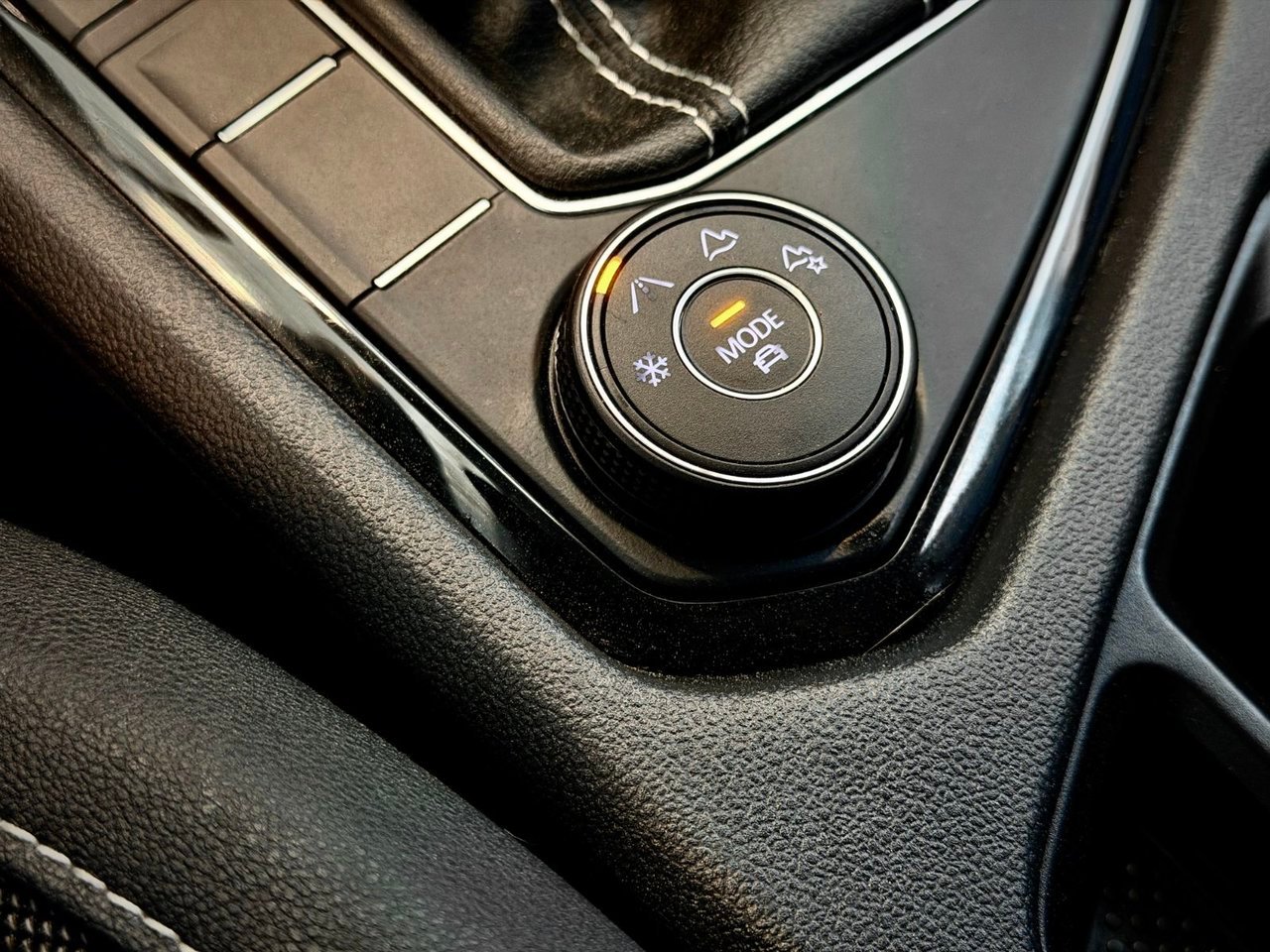 2023 Volkswagen Taos Blue Notre-Dame-des-Prairies - photo #30