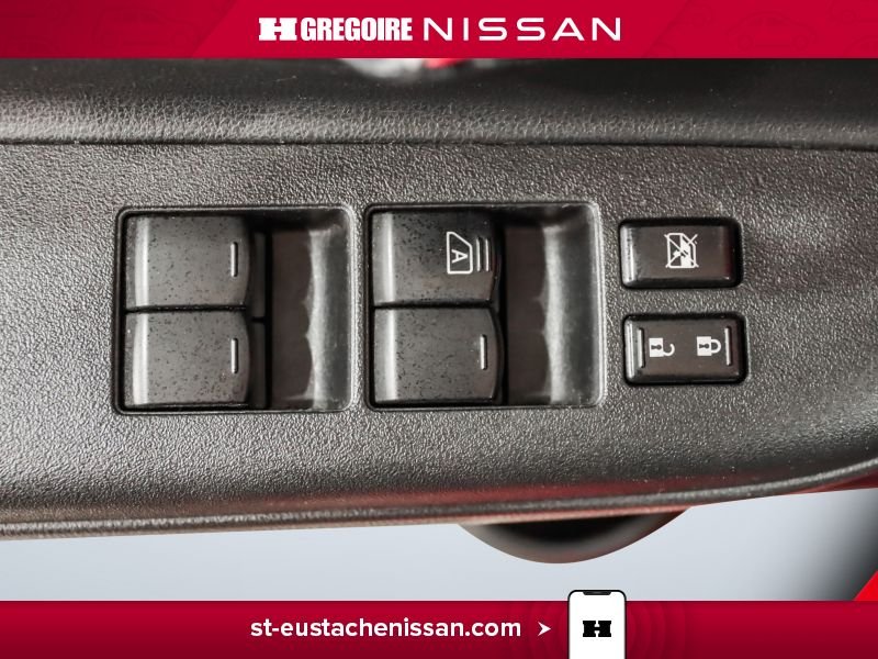 2017 Nissan MICRA Red Saint-Eustache - photo #21