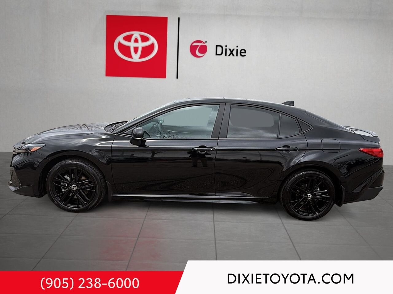 2026 Toyota Camry Power Sunroof, Leather Interior, Heated Seats, Alloy Wheels, Heated Steering Wheel, Bluetooth Midnight Black Metallic Mississauga - photo #40