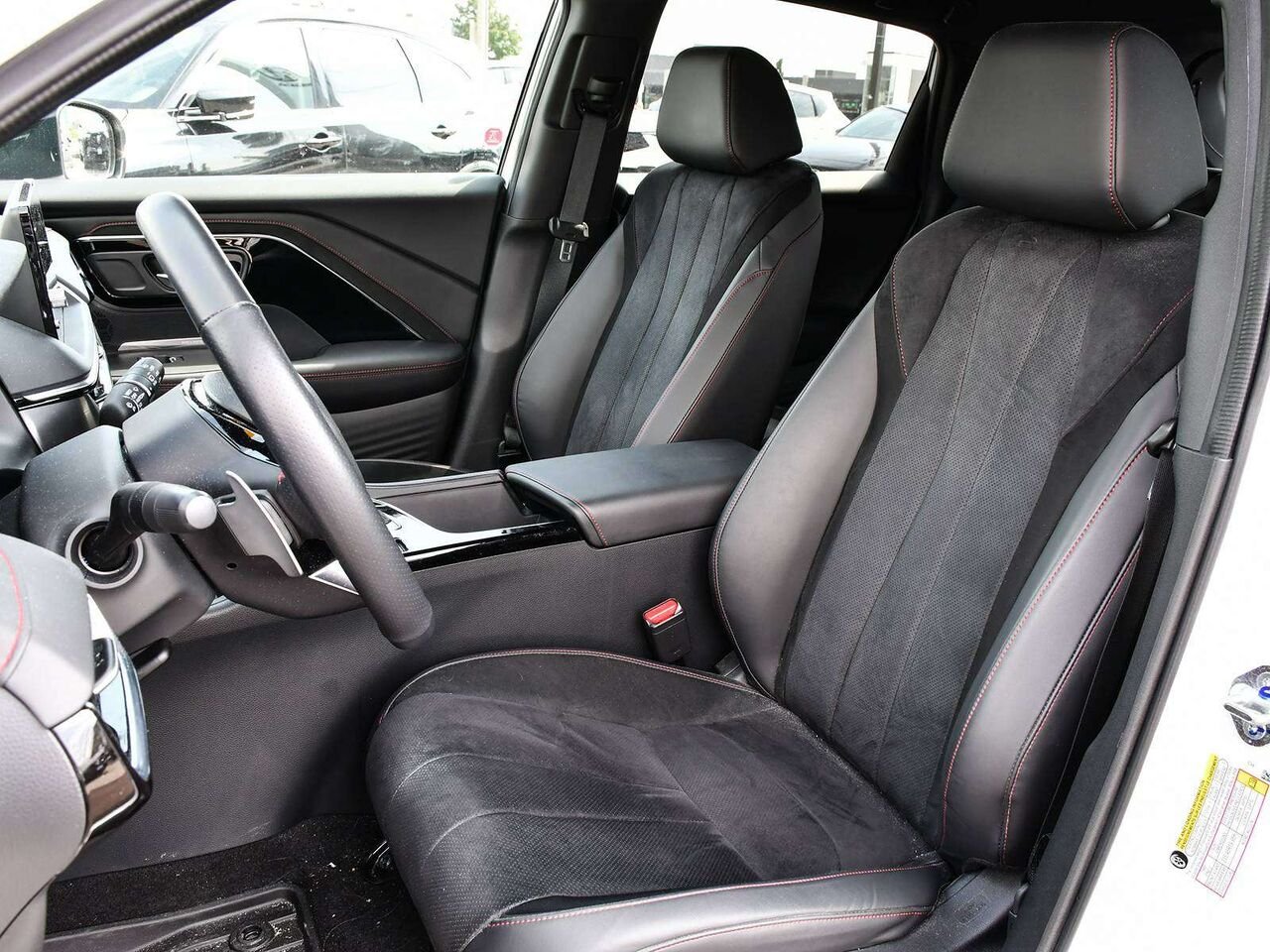 2025 Acura ADX Platinum Elite A-spec - Acura Certified White Etobicoke - photo #10