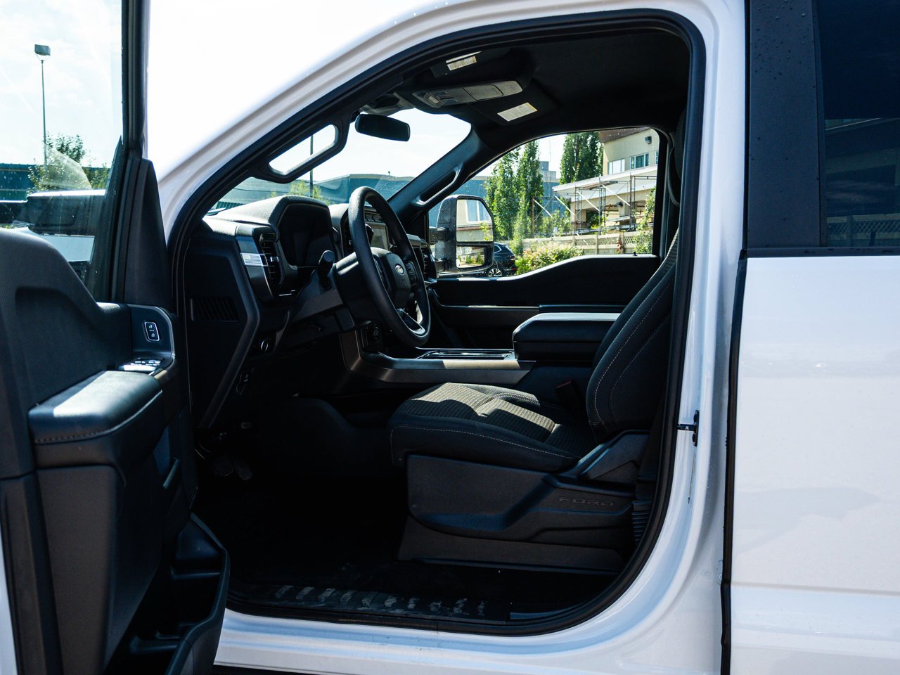 2024 Ford F-150 STX 4WD SuperCrew 5.5' Box White Sherwood Park - photo #15