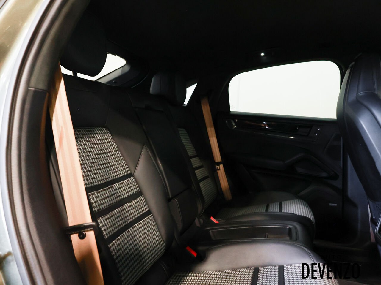 2026 Porsche Cayenne Green Saint-Eustache - photo #10