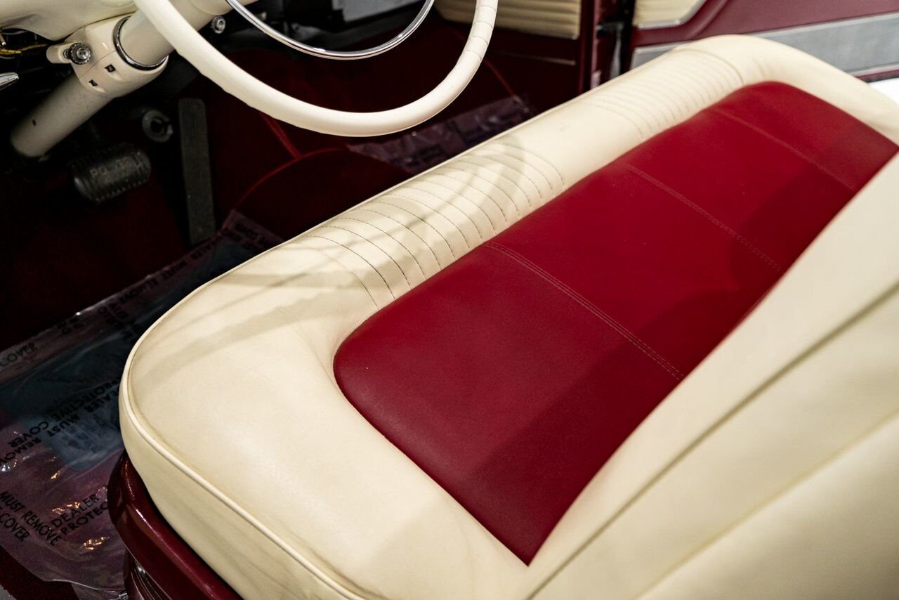Oldsmobile 98 PRIX EN USD | Convertible Beautifully Presented from complete Restoration 1953 Rouge Montréal - photo #59