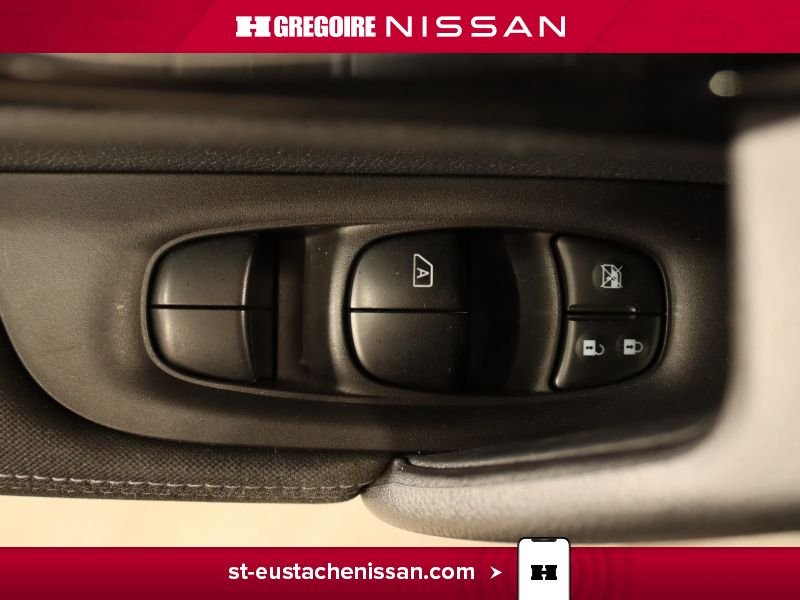 2017 Nissan Qashqai Red Saint-Eustache - photo #34