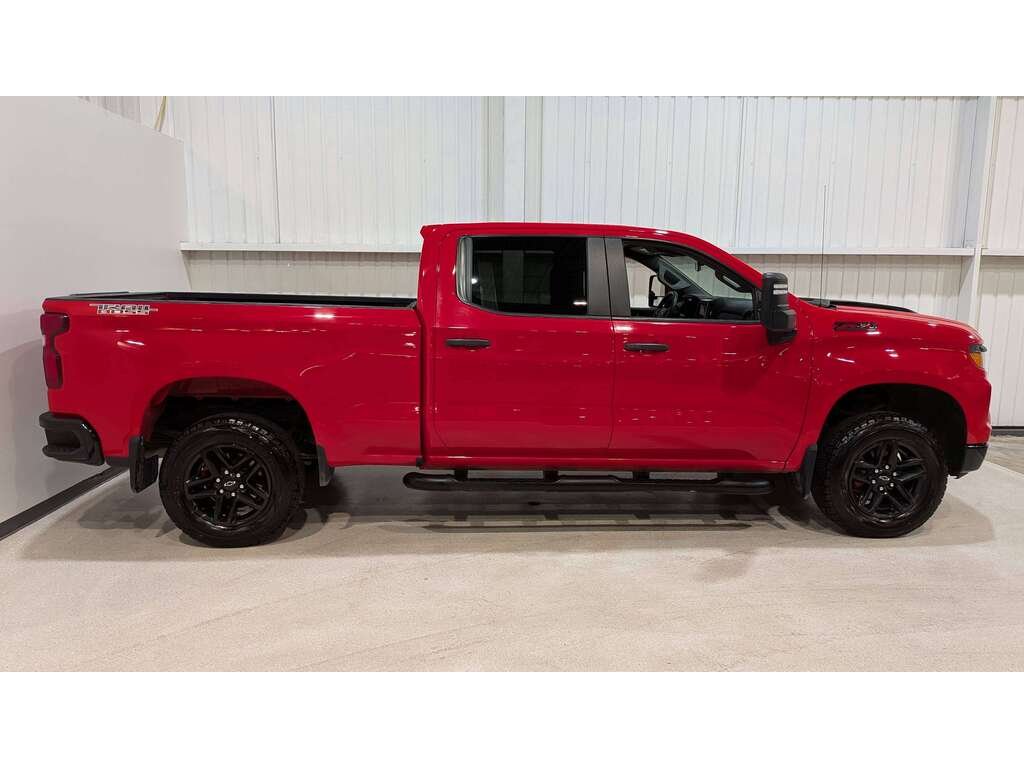 Chevrolet Silverado 1500 4WD Crew Cab 157" Custom Trail Boss 2023 Rouge Val-David - photo #7
