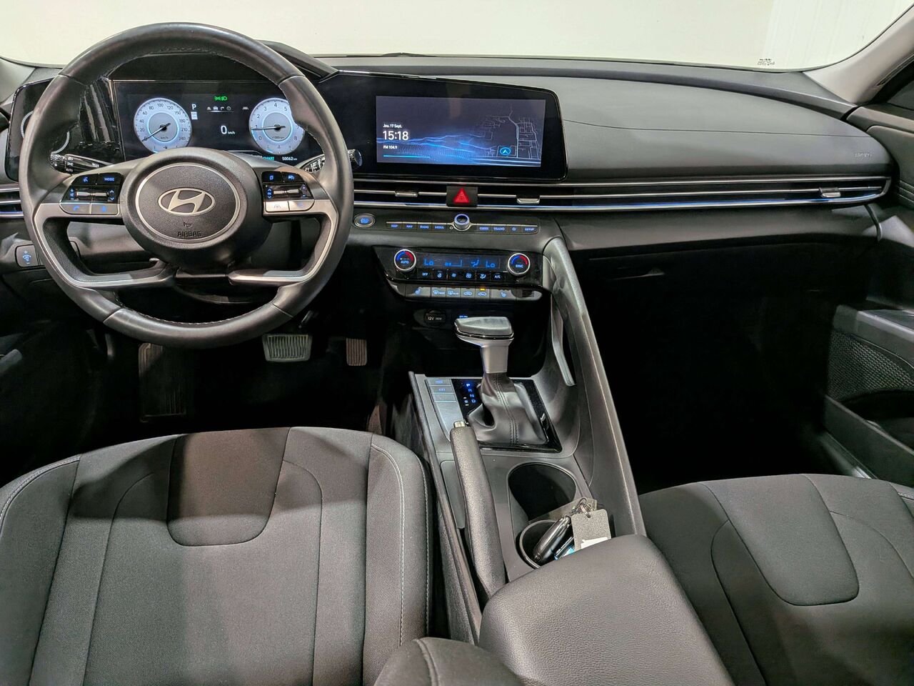 2025 Hyundai Elantra Preferred IVT w/Tech Pkg Black Val-David - photo #31