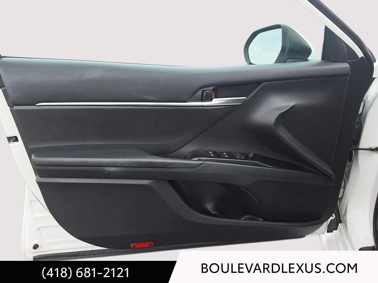 2020 Toyota Camry 19936A | SE hybride BA White Quebec - photo #7