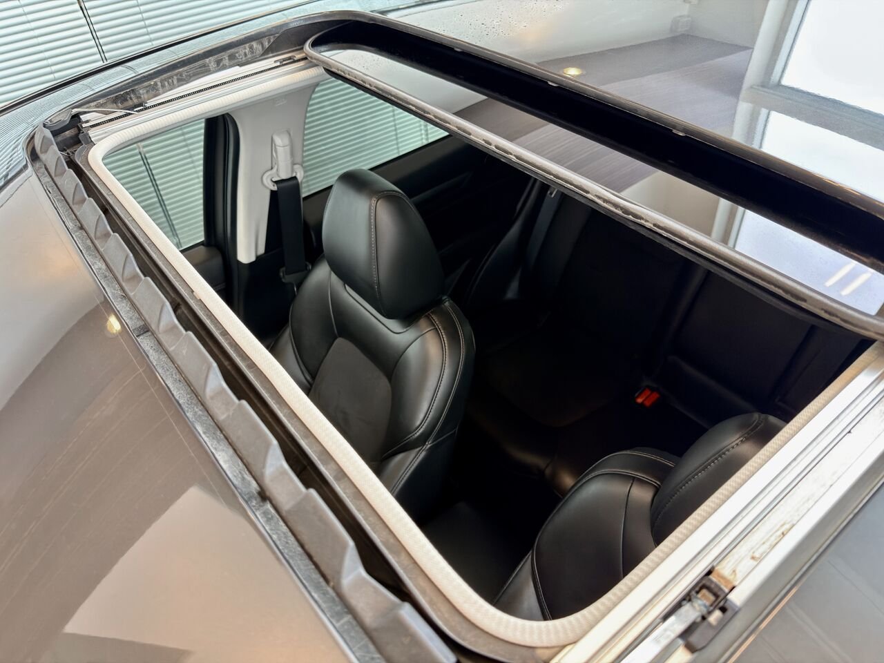 2022 Mazda CX-5 Grey Notre-Dame-des-Prairies - photo #12