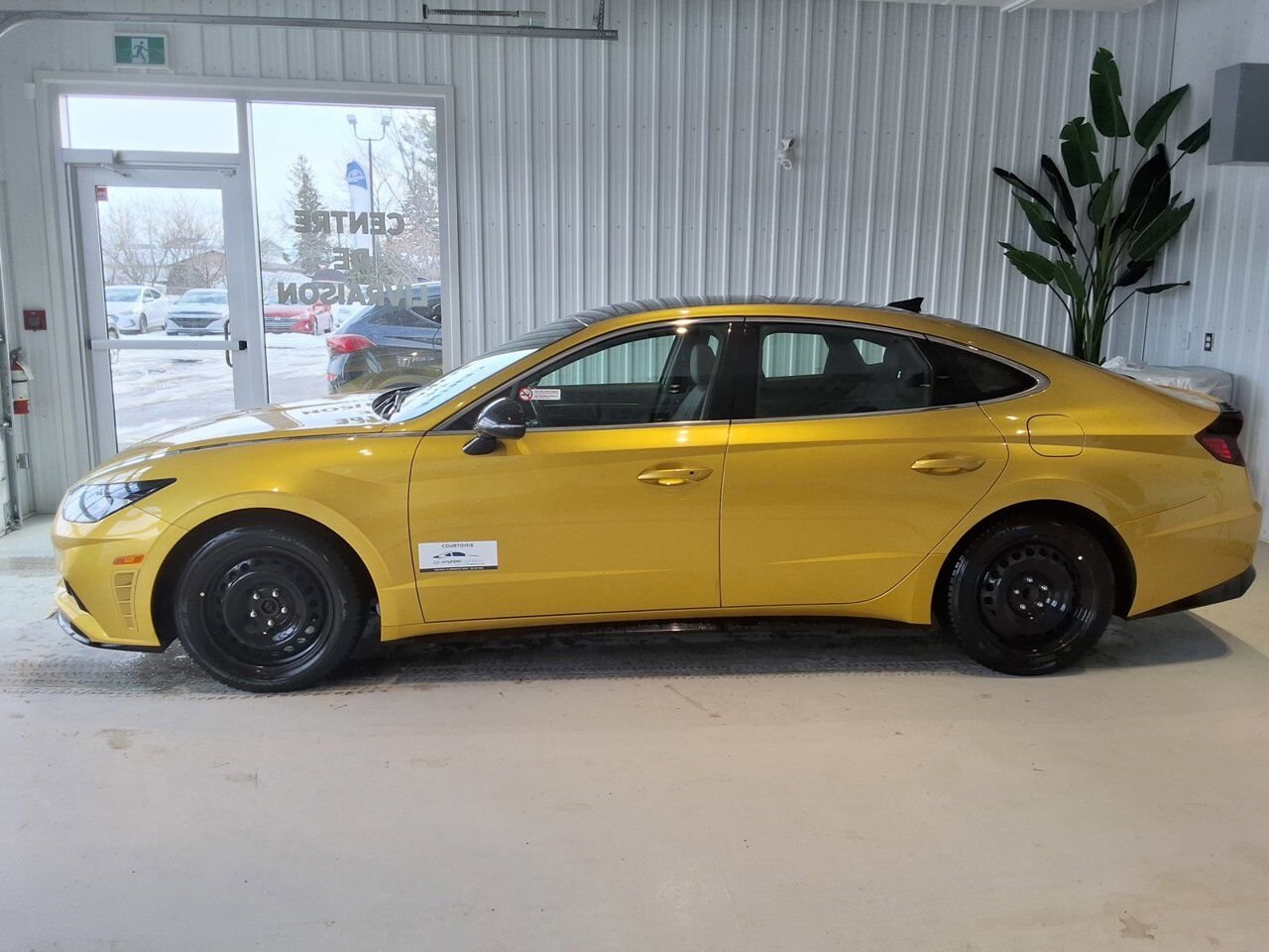 2020 HYUNDAI Sonata Glowing Yellow Gatineau - photo #1