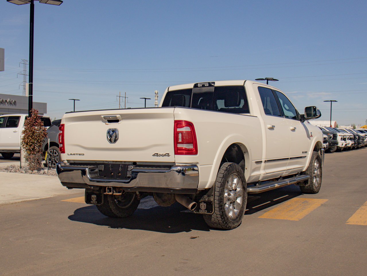 2022 Ram 3500 Limited 4x4 Crew Cab 6'4 Box White Sherwood Park - photo #9
