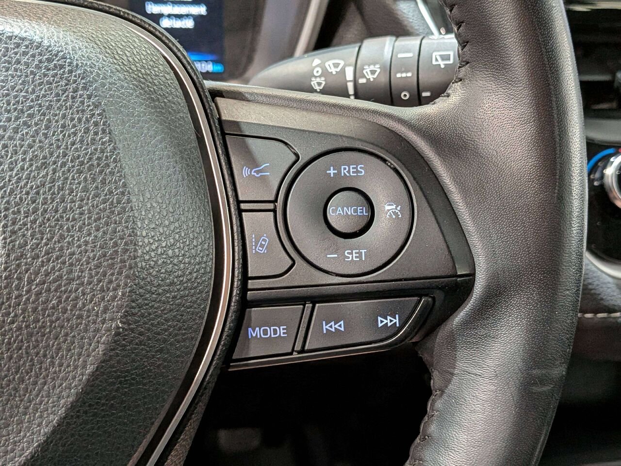 2019 Toyota Corolla Hatchback Manual Blue Val-David - photo #15