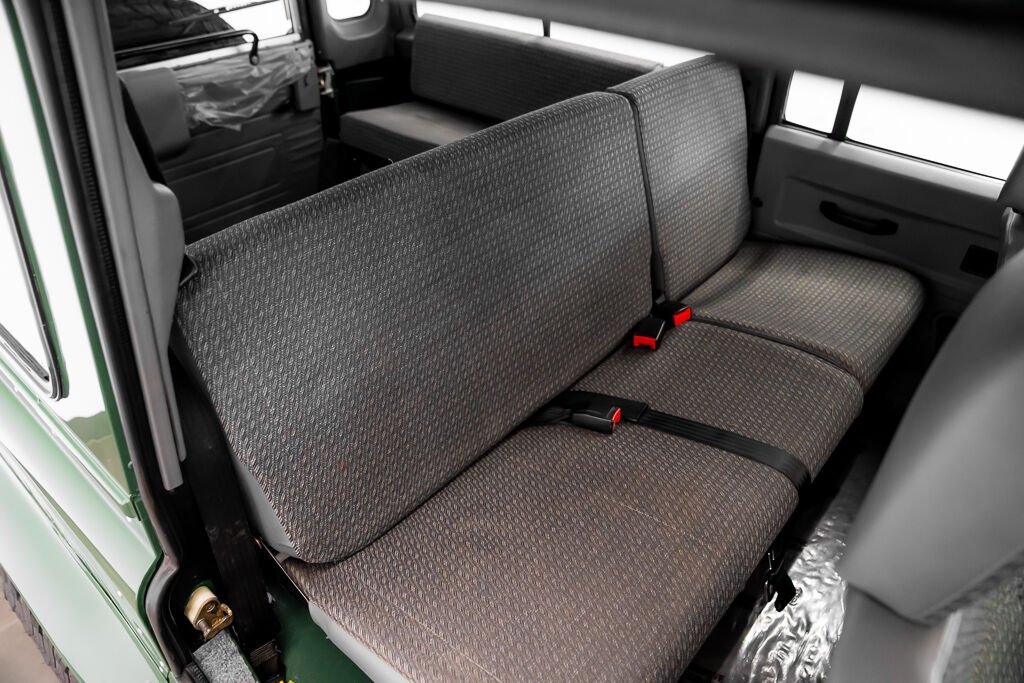 1997 Land Rover Defender Green Saint-Eustache - photo #16