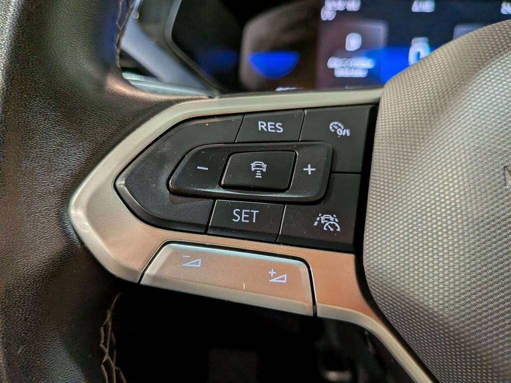 Volkswagen Taos Comfortline 4MOTION 2024 Gris Val-David - photo #15