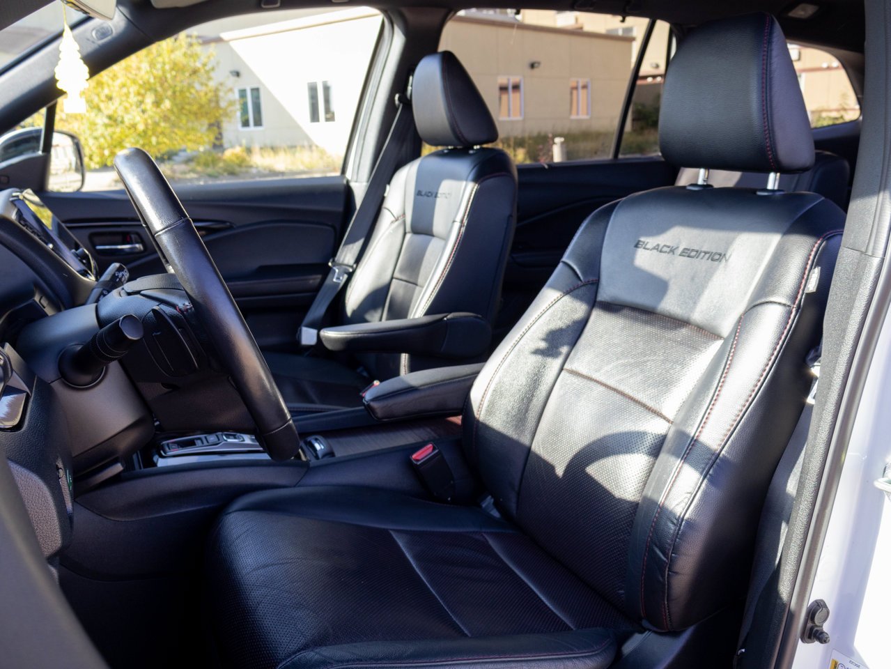 2020 Honda Pilot Black Edition AWD White Sherwood Park - photo #16