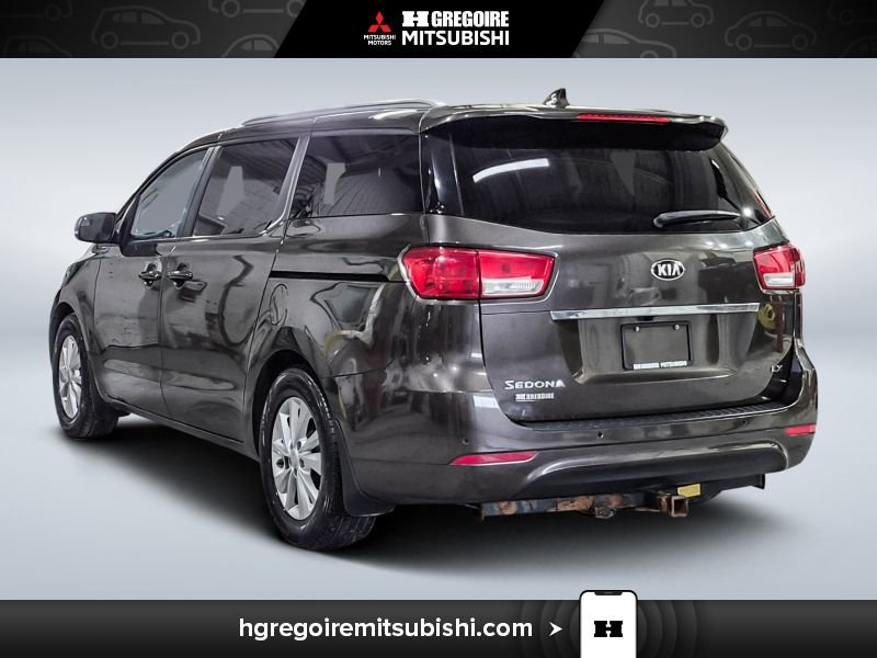 2017 Kia Sedona Grey Blainville - photo #5