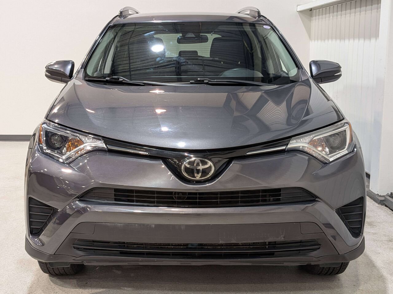 2018 Toyota RAV4 FWD LE Grey Val-David - photo #3