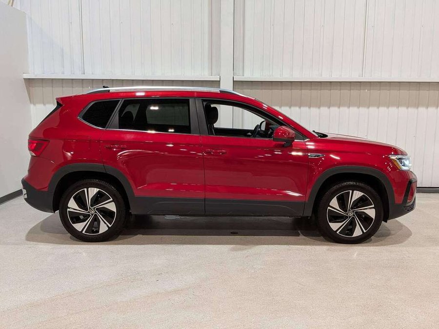 Volkswagen Taos Highline 4MOTION 2024 Rouge