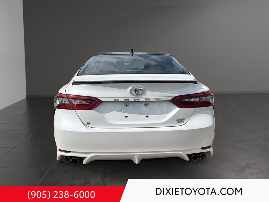 2022 Toyota Camry 2022 Wind Chill Pearl with Black Roof