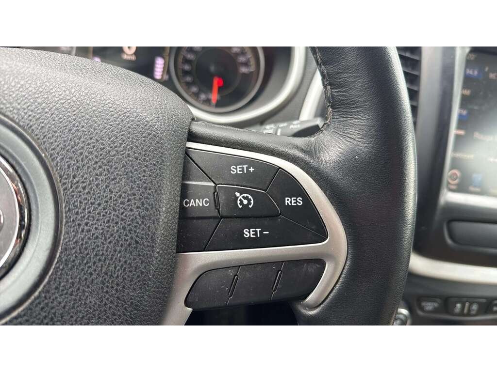 2016 Jeep Cherokee 4WD 4dr North Red Gatineau - photo #11