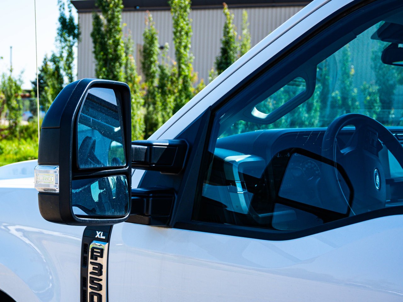2024 Ford Super Duty F-350 SRW XL 4WD Crew Cab 179 WB 60 CA White Sherwood Park - photo #6
