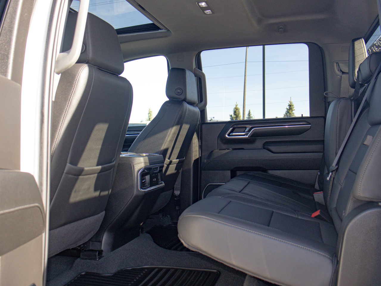 2024 Chevrolet Silverado 3500HD 4WD Crew Cab 159 LTZ White Sherwood Park - photo #35
