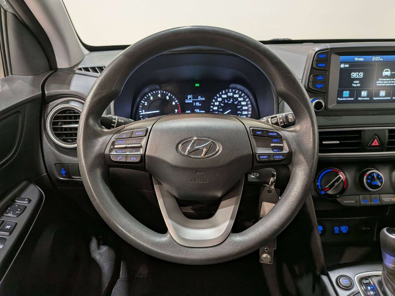2021 Hyundai Kona 2.0L Essential AWD Grey Val-David - photo #13