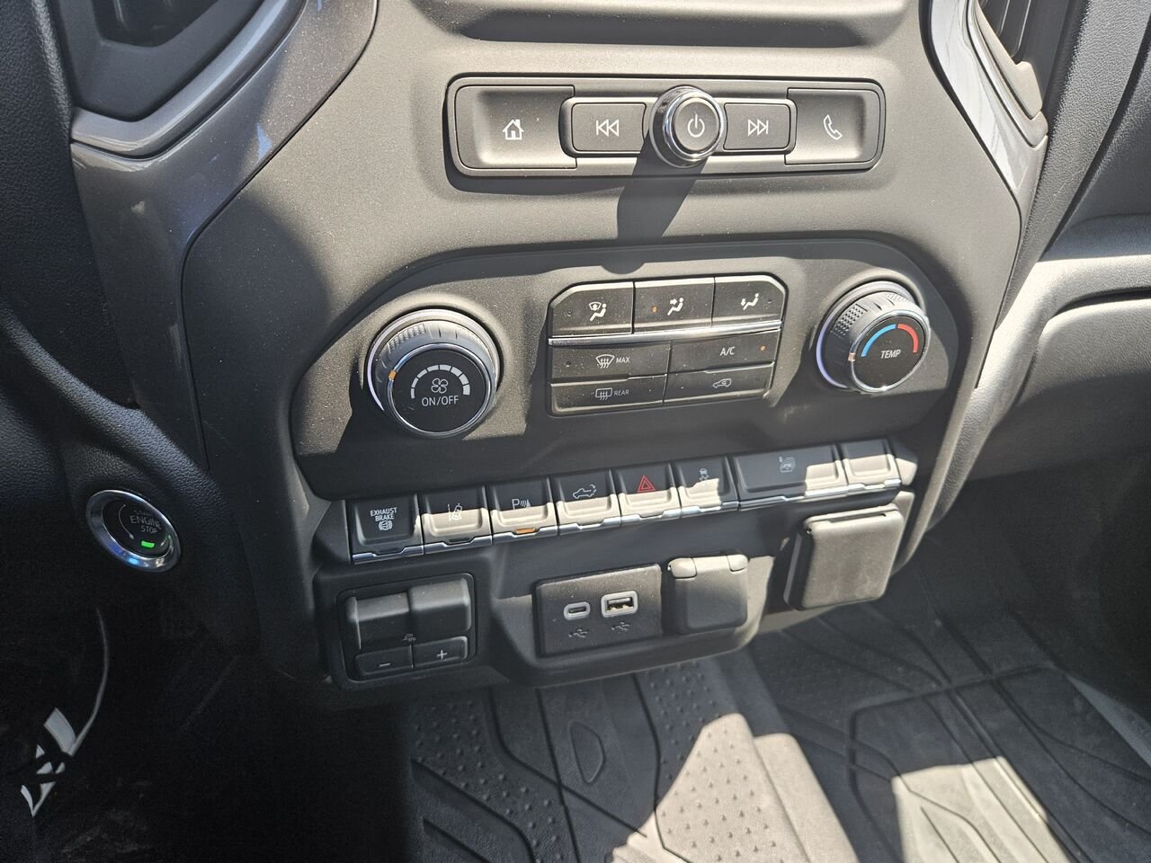 Chevrolet Silverado 2500HD Custom cabine multiplace 4RM 172 po 2026 Blanc sommet Thetford Mines - photo #9