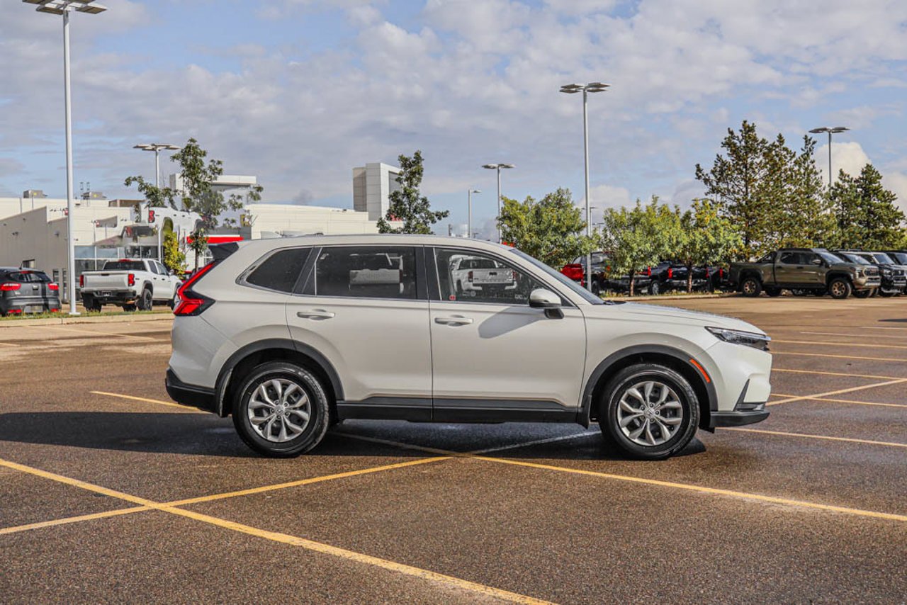 2025 Honda CR-V LX AWD White Sherwood Park - photo #9
