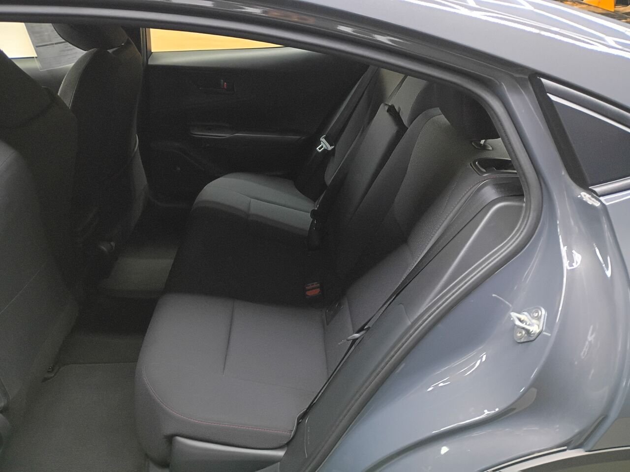 2024 Toyota Prius Prime Grey Blainville - photo #13