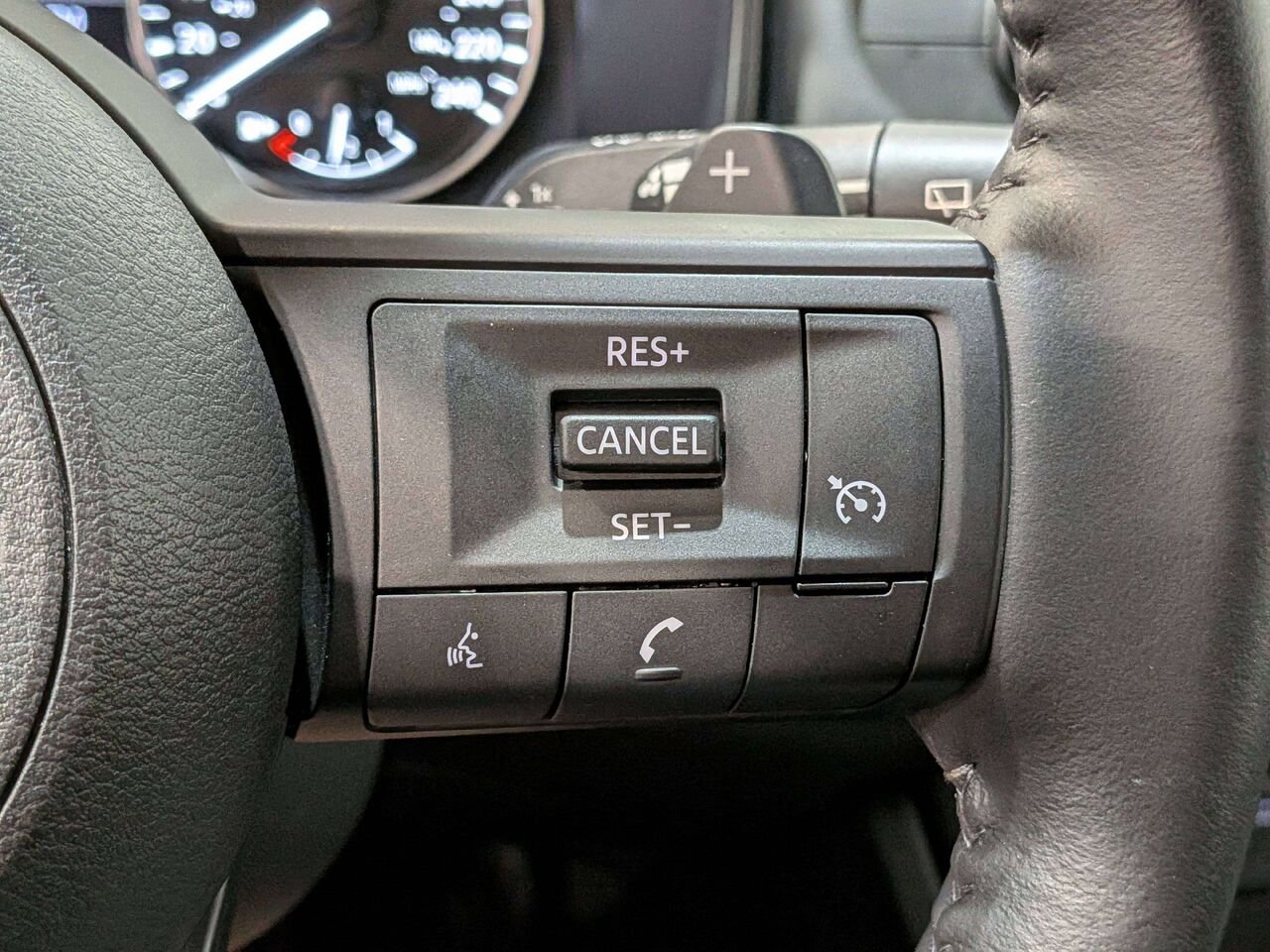 2024 Nissan Rogue AWD S White Val-David - photo #16