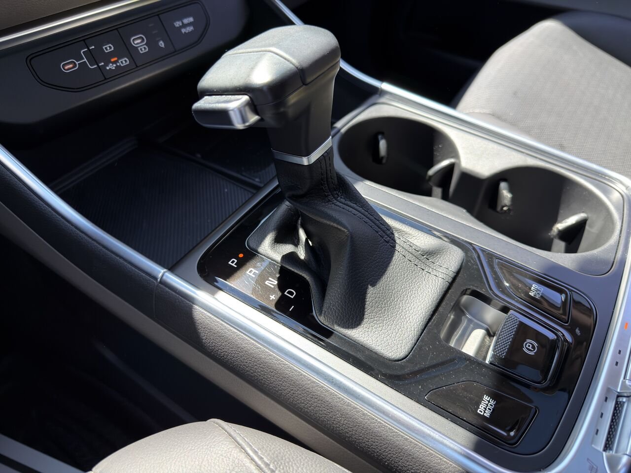 2025 Kia Carnival Black Thetford Mines - photo #29