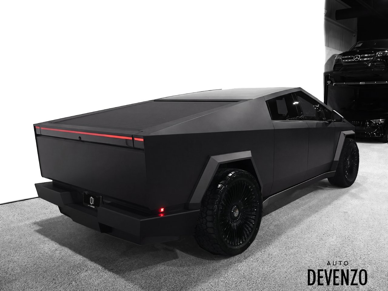 2024 Tesla Cybertruck Silver Saint-Eustache - photo #2