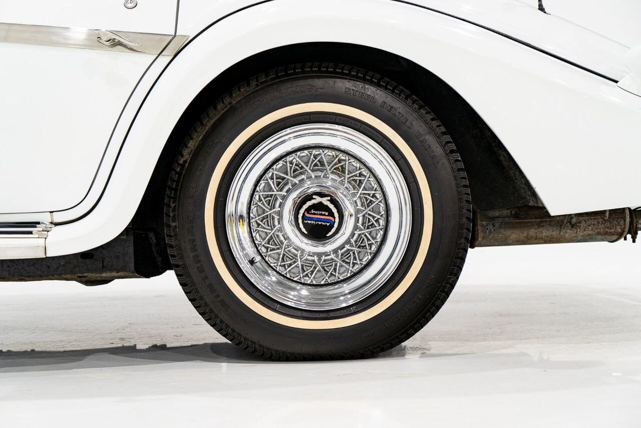Phillips Motor Car Berlina Coupe Only 1 of 78 produced. Very rare | PRIX EN USD 1981 Blanc Montréal - photo #4