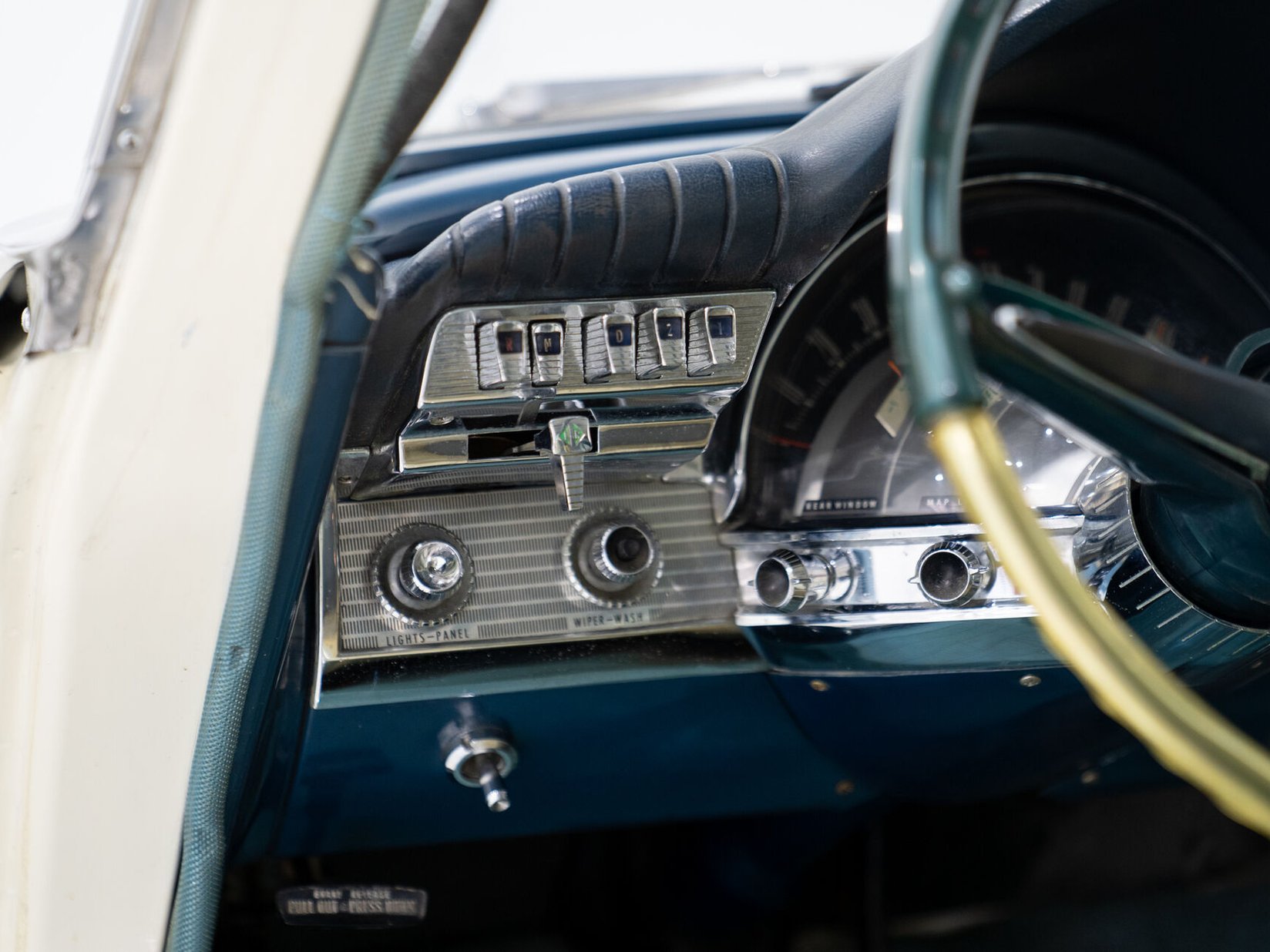 Chrysler Windsor 1961 Blanc Montréal - photo #11