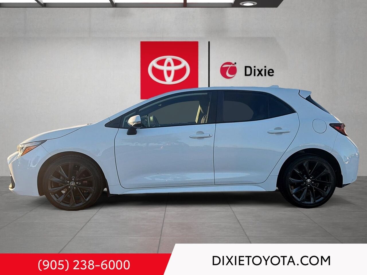 2023 Toyota Corolla Hatchback SE UPGRADE / HEATED SEATS / ALLOY WHEELS / CARPLAY AND ANDROID AUTO White Mississauga - photo #5