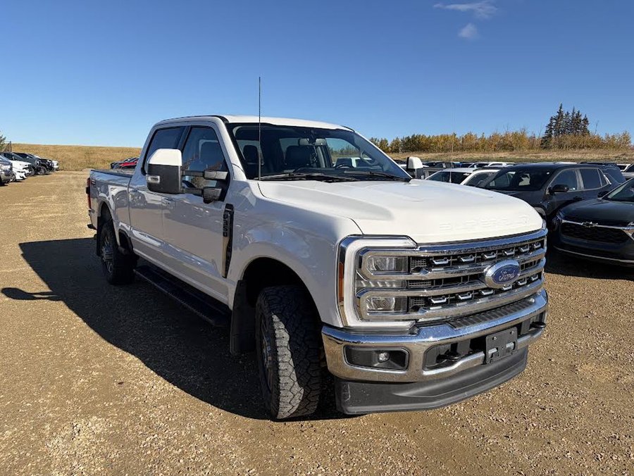 2023 Ford Super Duty F-350 SRW LARIAT White