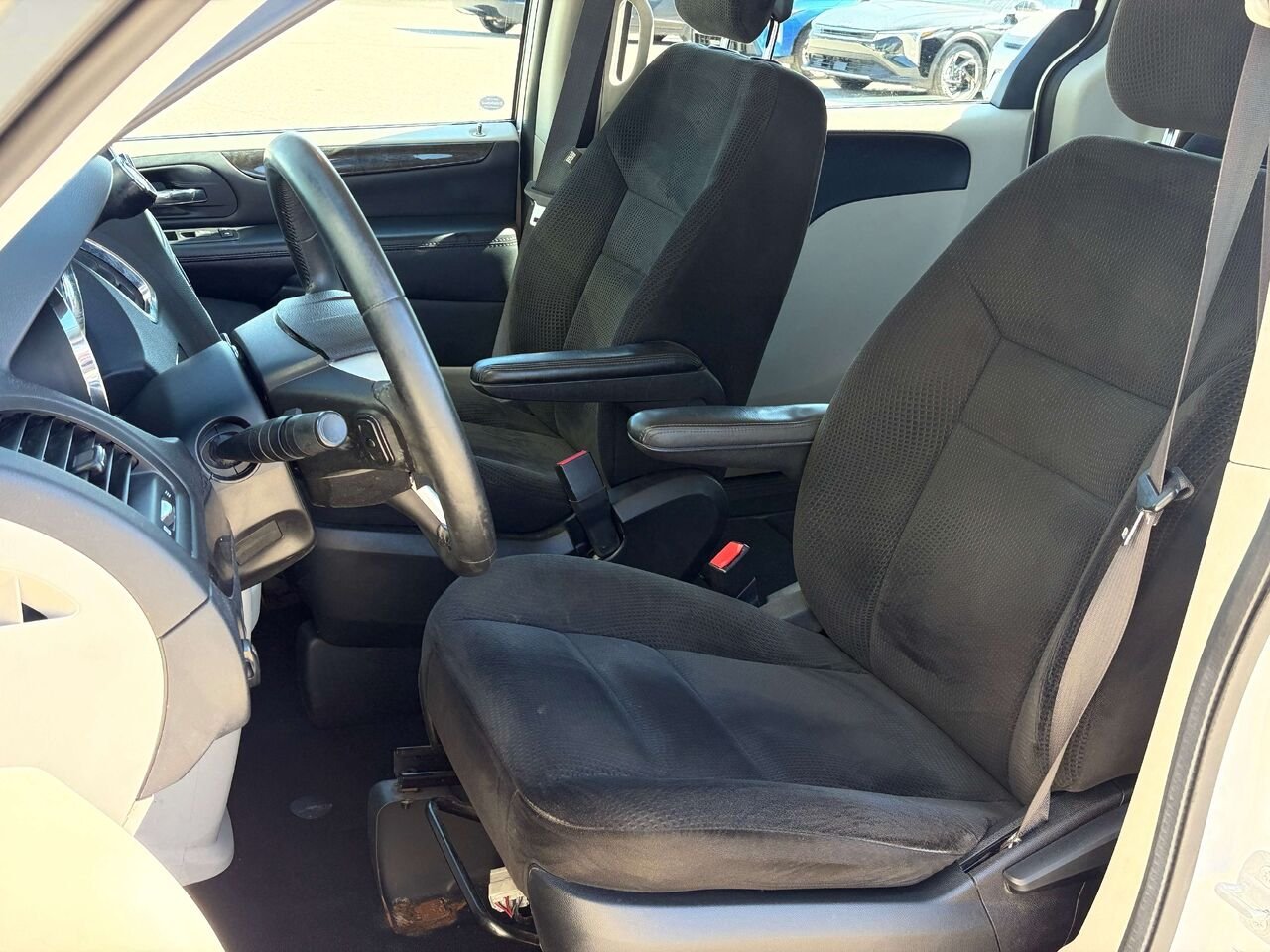 Dodge Grand Caravan 2016 Blanc Gatineau - photo #12