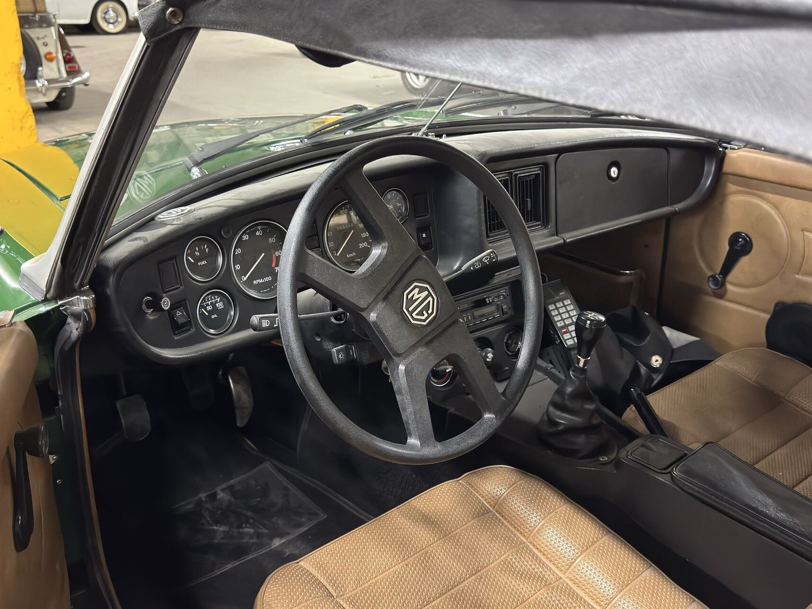 1980 MGB Roadster Montreal - photo #5