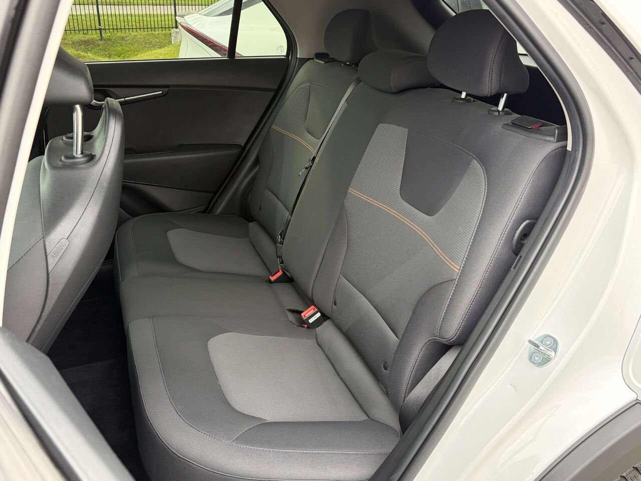 Kia Niro 2023 Blanc Gatineau - photo #17