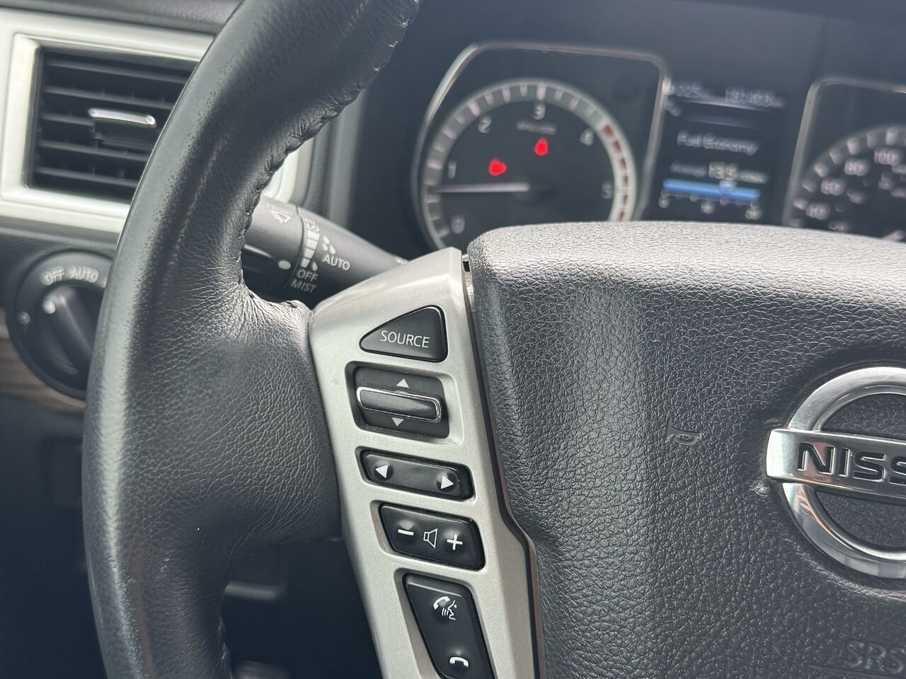 2016 Nissan Titan XD Cummins Black Granby - photo #18