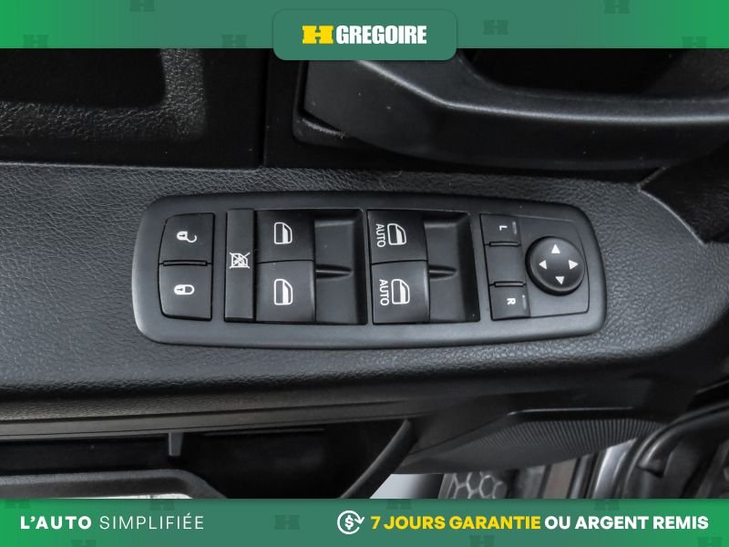 2019 Ram 1500 Grey Saint-Eustache - photo #13