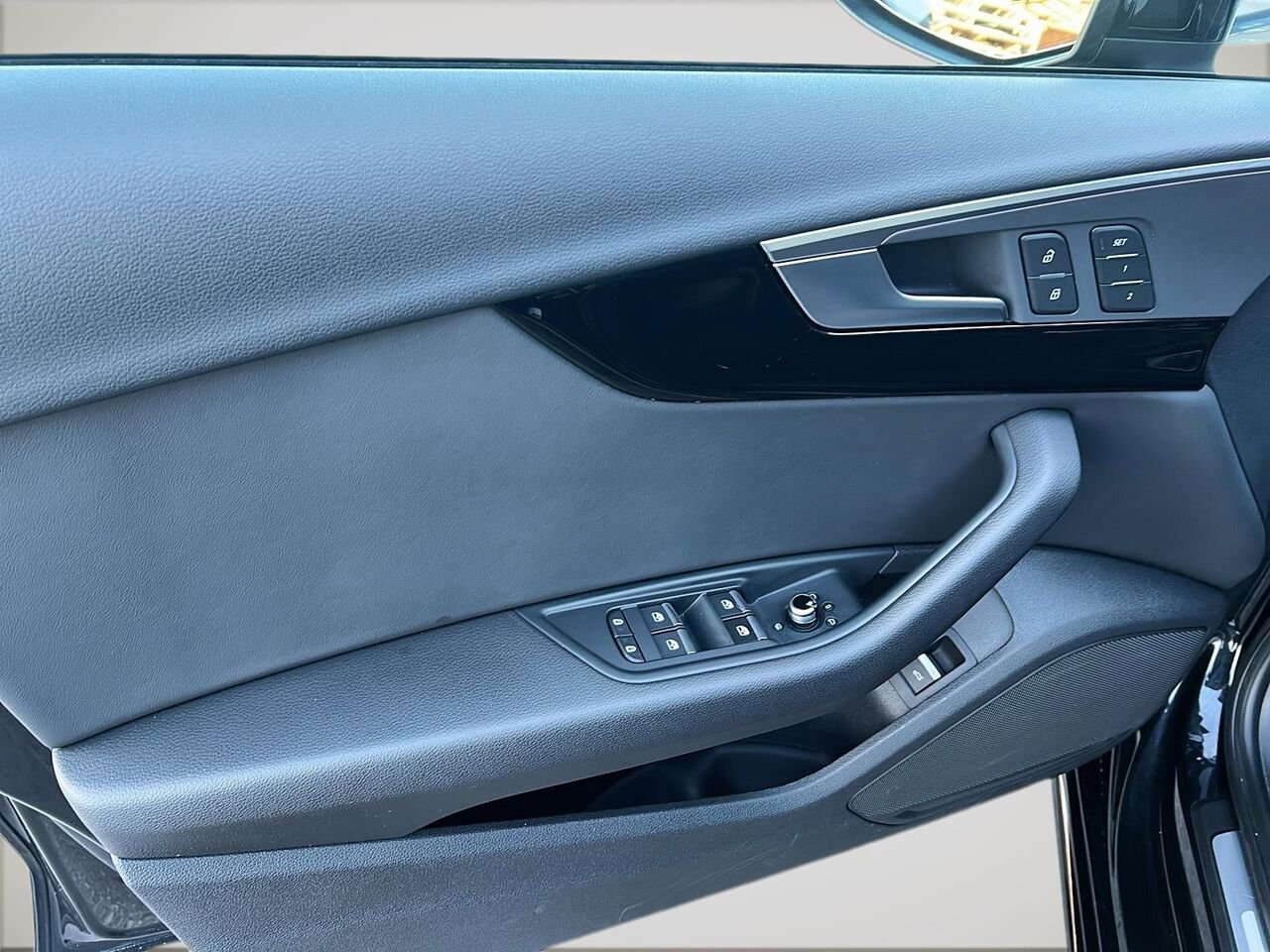 2024 Audi berline A4 Black Québec - photo #10