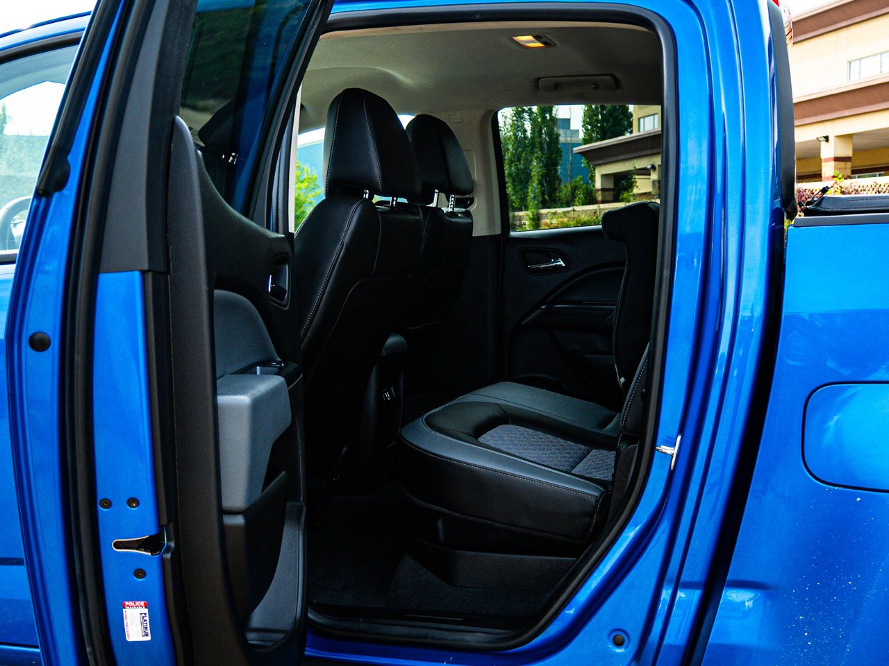 2021 Chevrolet Colorado 4WD Crew Cab 128 Z71 Blue Sherwood Park - photo #26