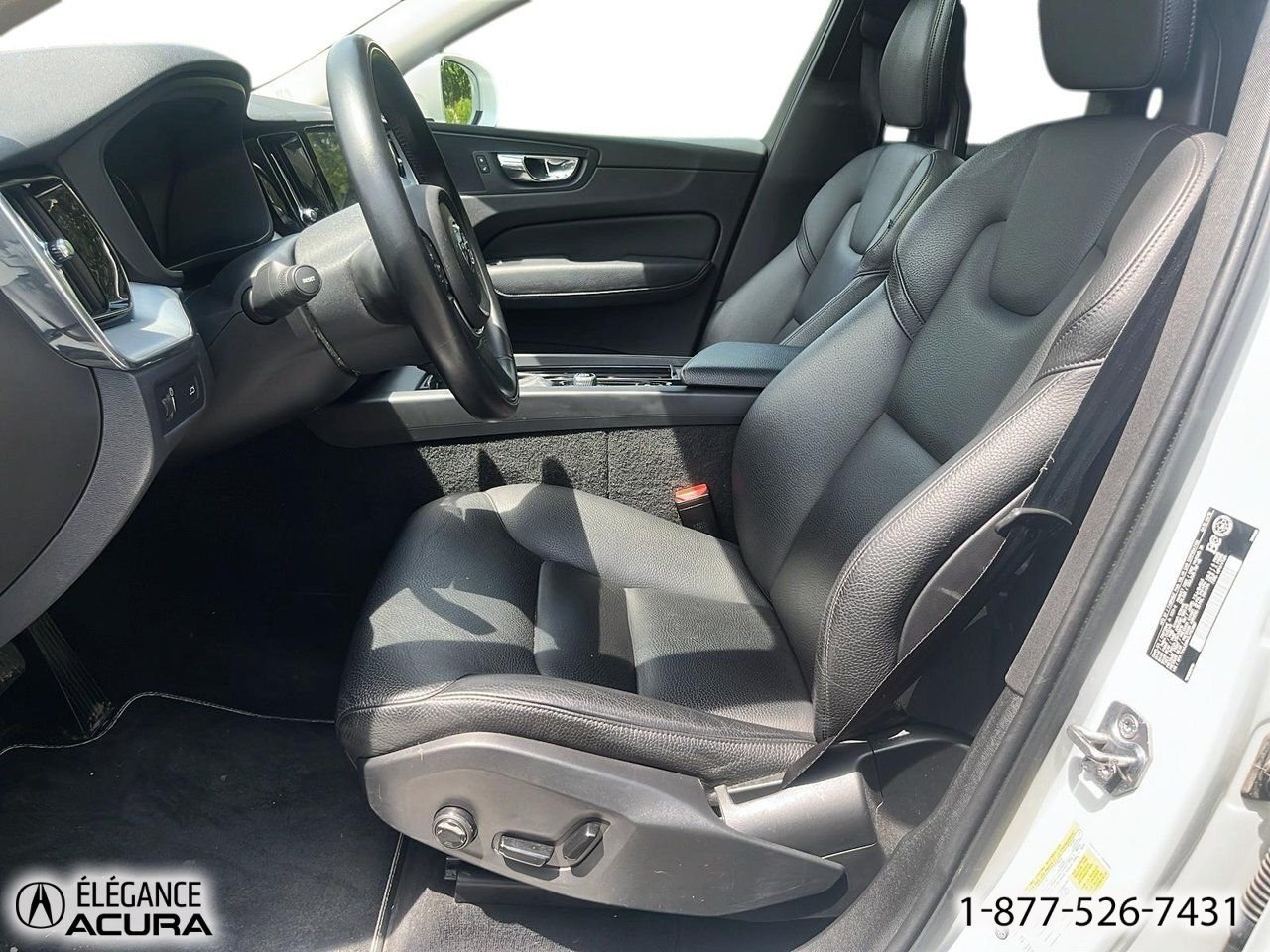 2018 Volvo XC60 Momentum | A8910 White Granby - photo #10