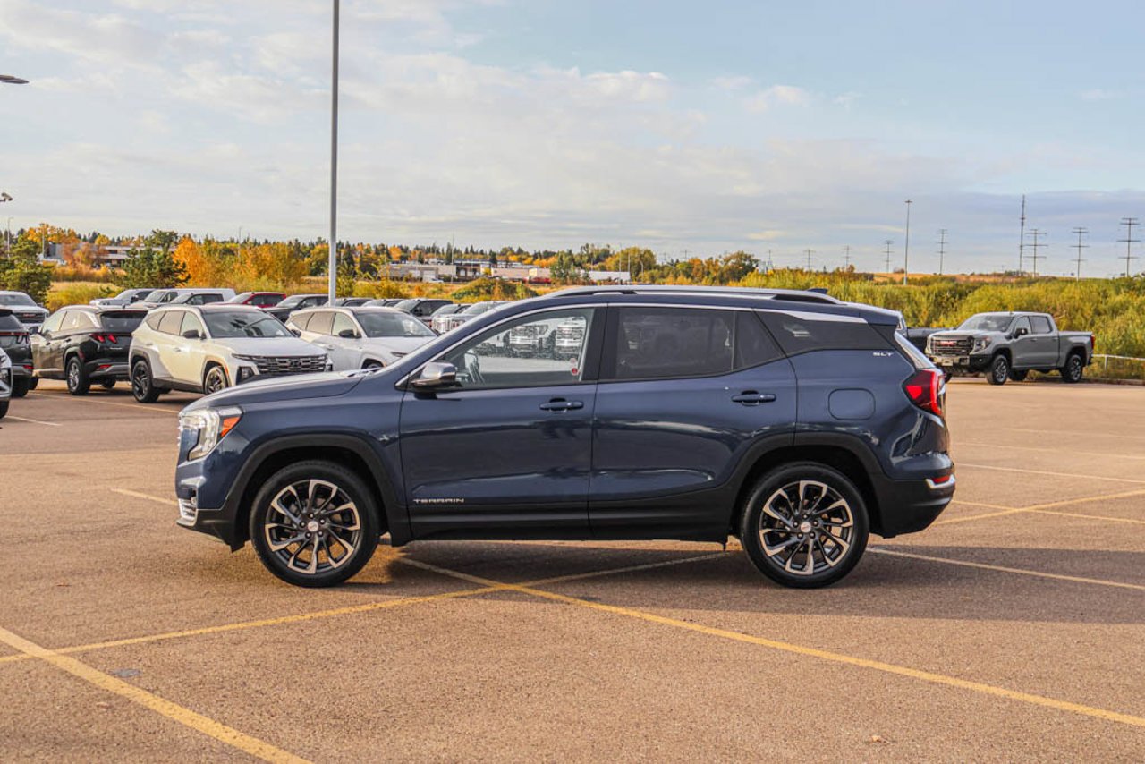 2022 GMC Terrain AWD 4dr SLT Blue Sherwood Park - photo #4