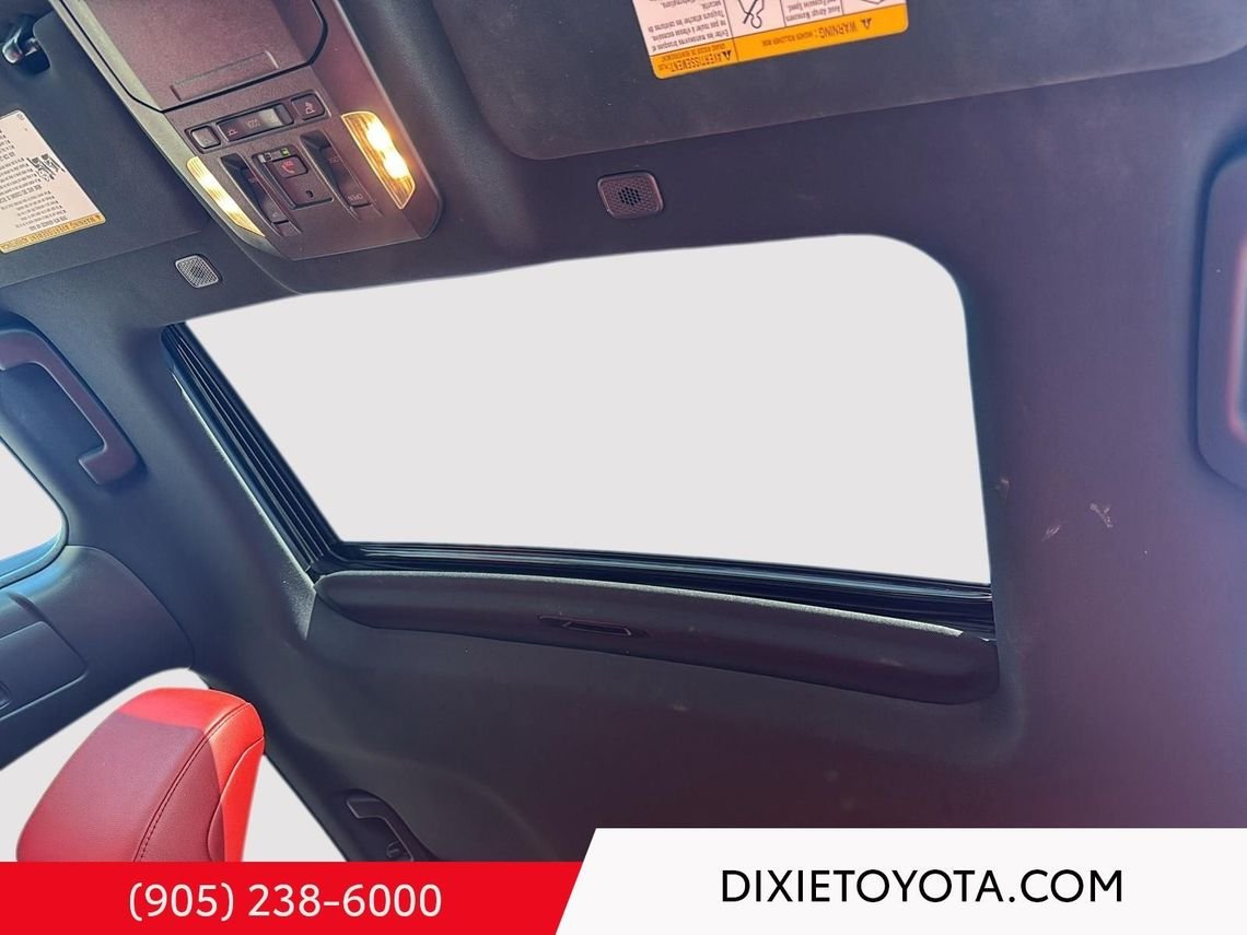 2024 Toyota Highlander Power Sunroof, Leather Interior, Heated Seats, Alloy Wheels, Heated Steering Wheel, Bluetooth Wind Chill Pearl Mississauga - photo #12