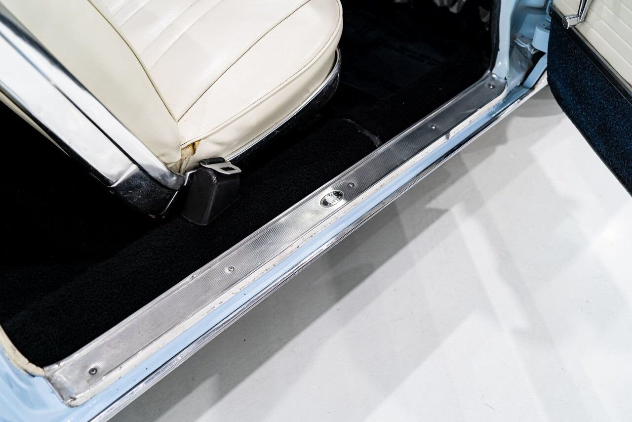 Pontiac Bonneville **PRICE IN USD** 1964 Bleu Montréal - photo #64