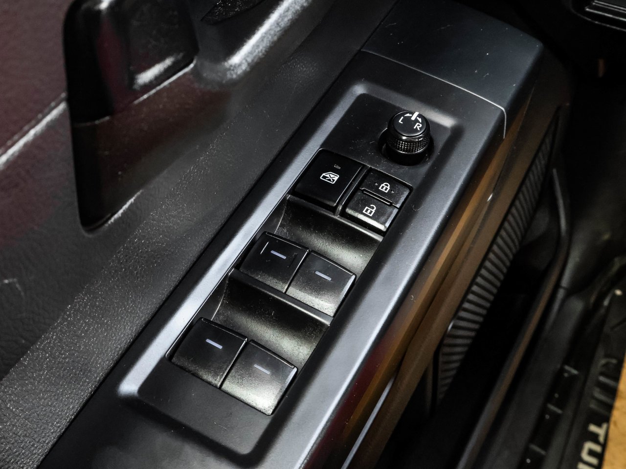 2024 Toyota Tundra 4x4 Crewmax SR White Sherwood Park - photo #18
